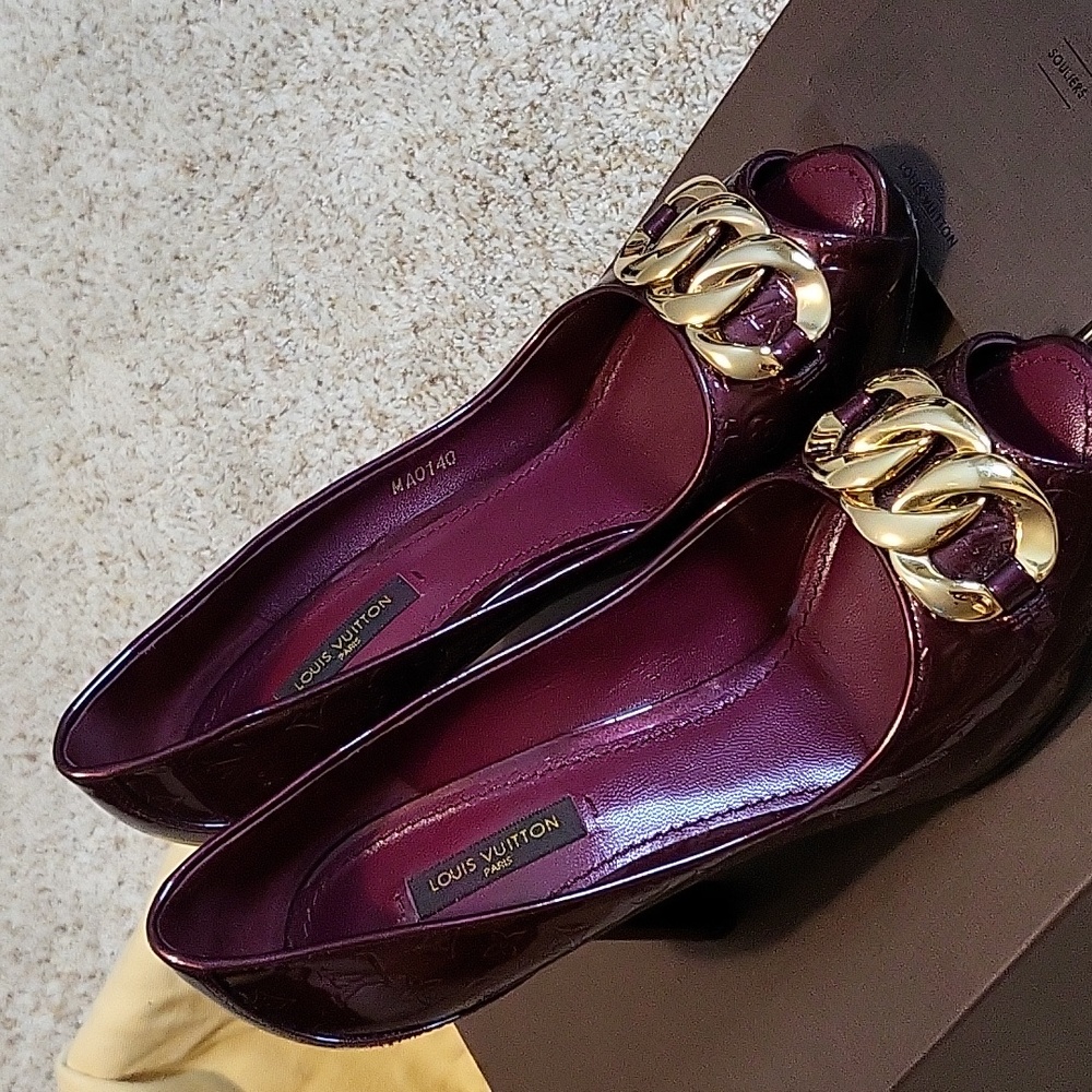 Louis Vuitton shoes. - Picture 7 of 10